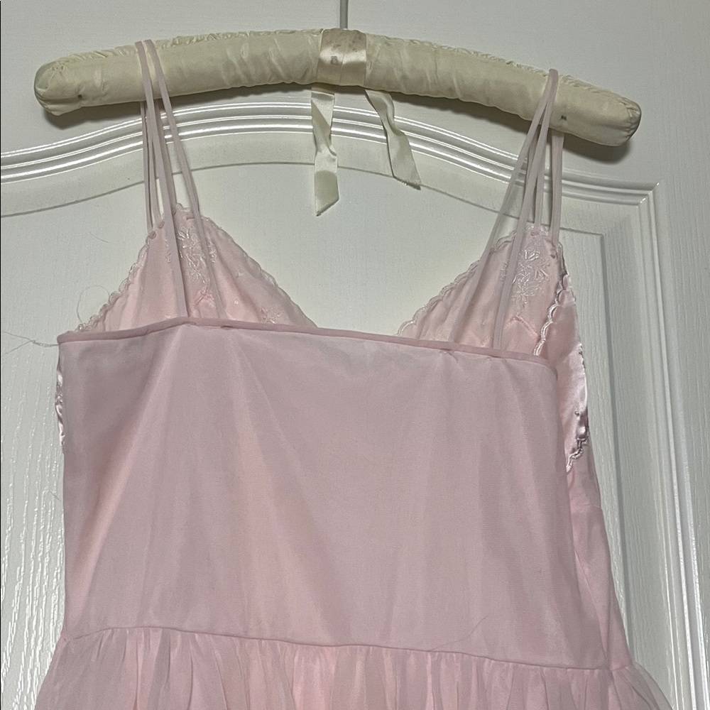 Vintage Powder Pink Demure Nightgown - Picture 9 of 9